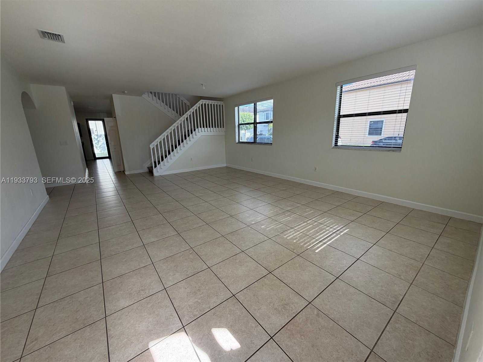 Small Image of 3501 WEST 92ND PL, Hialeah Number 3