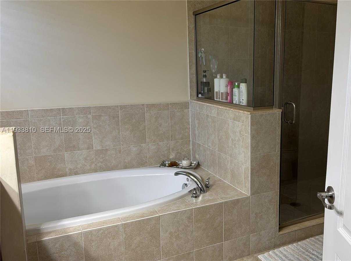 Small Image of 8437 BLUE COVE WAY #8437, Parkland Number 11