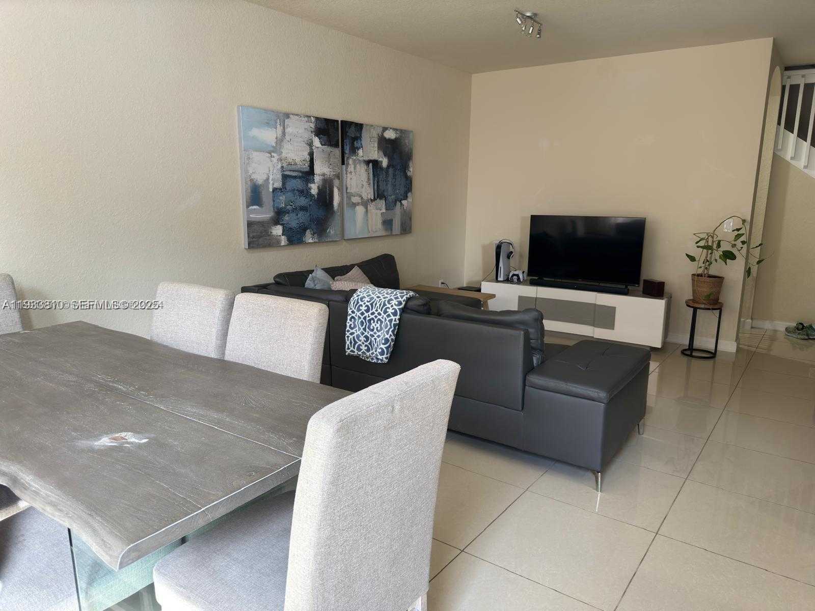 Small Image of 8437 BLUE COVE WAY #8437, Parkland Number 4