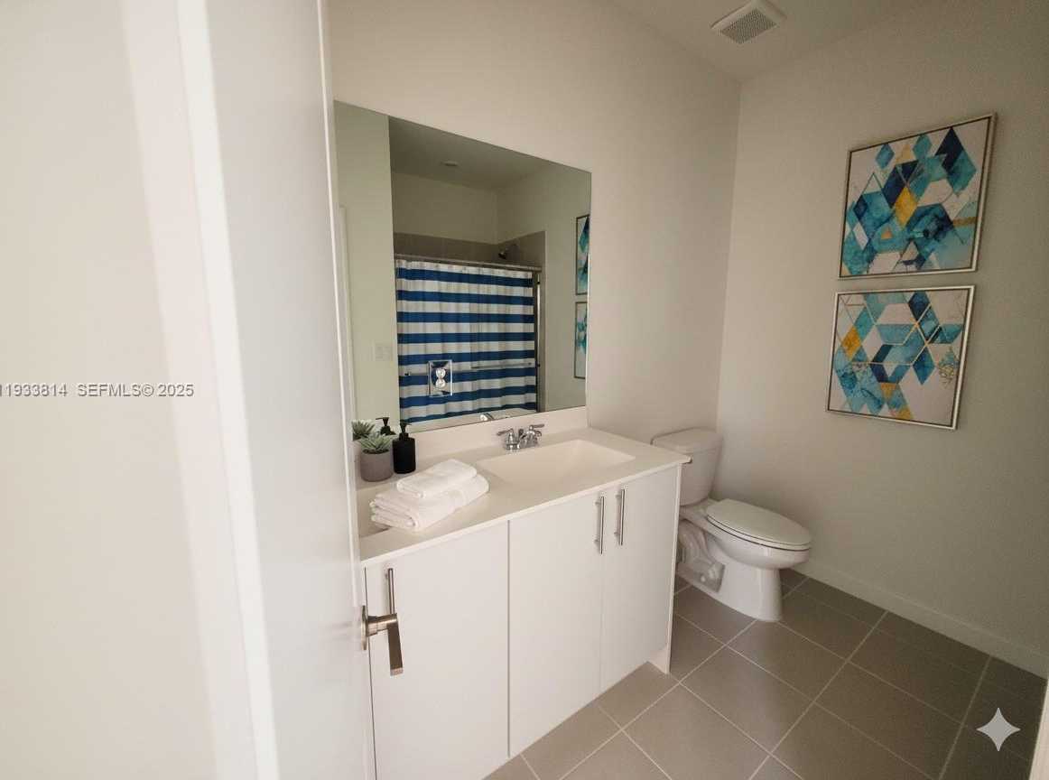 Small Image of Florida City Number 10