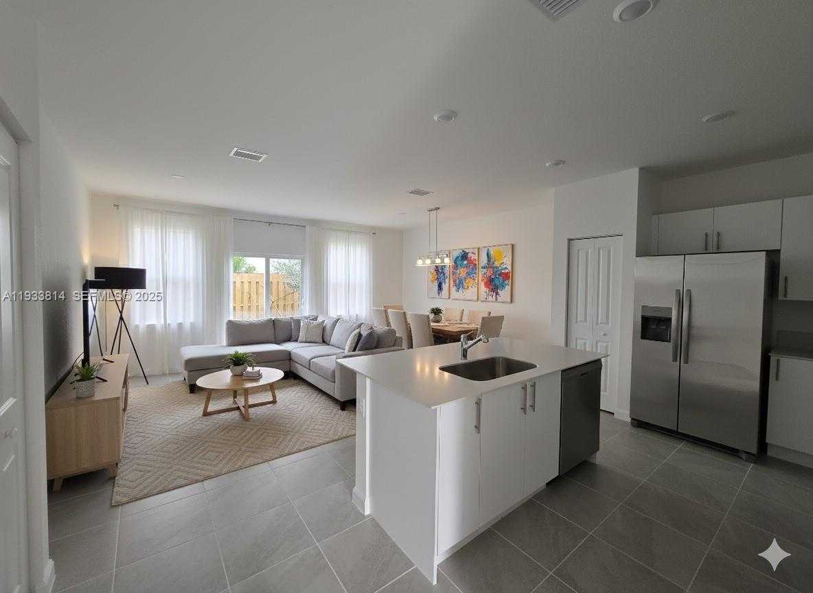 Small Image of Florida City Number 4