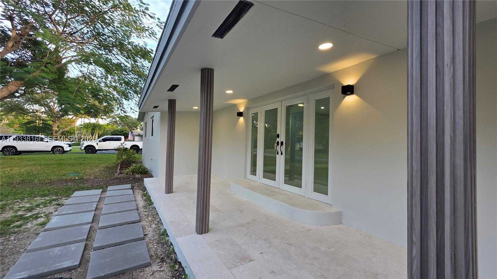Small Image of 10540 SOUTH WEST 125TH ST, Miami Number 31