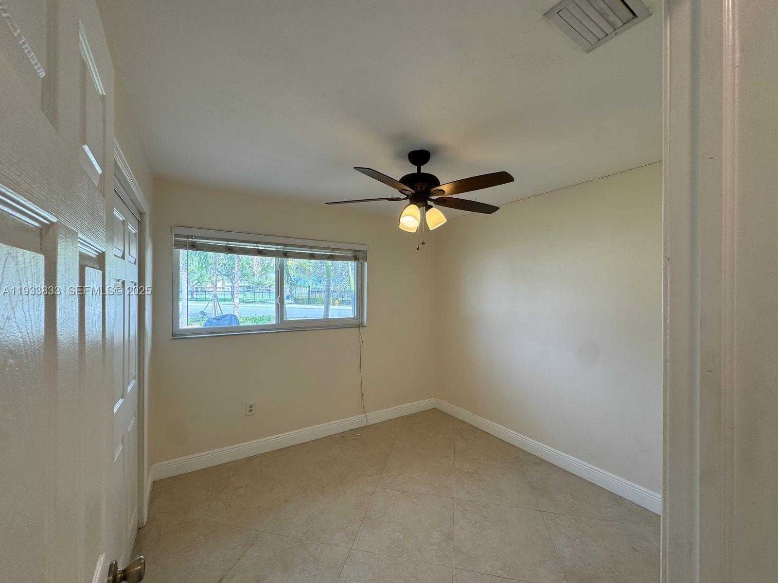 Small Image of 18600 SOUTH WEST 97TH AVE, Cutler Bay Number 15