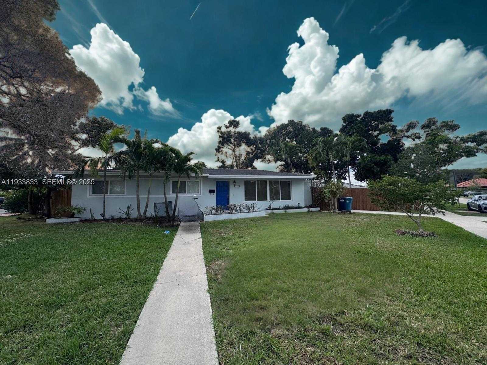 Small Image of 18600 SOUTH WEST 97TH AVE, Cutler Bay Number 2