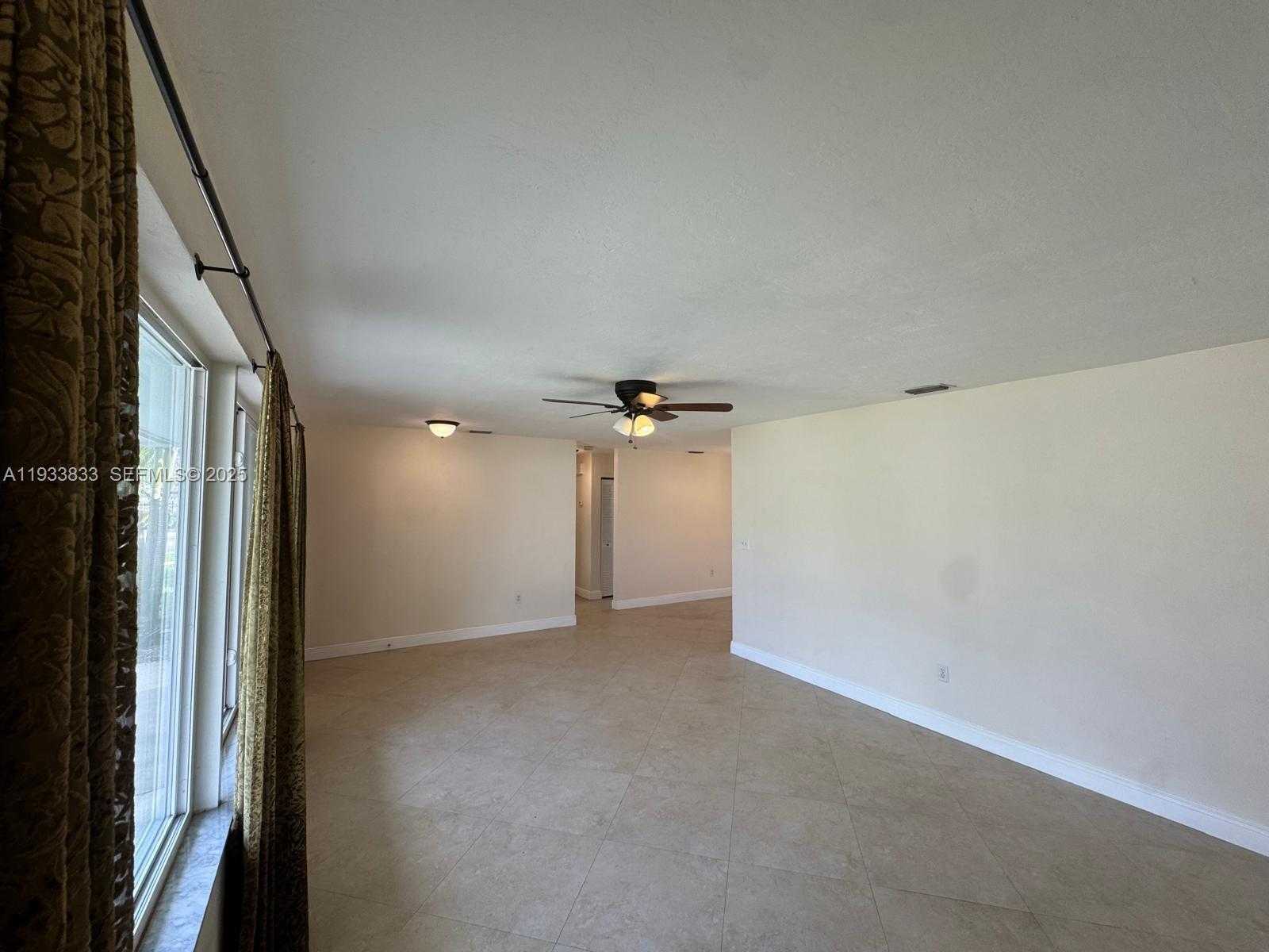 Small Image of 18600 SOUTH WEST 97TH AVE, Cutler Bay Number 4