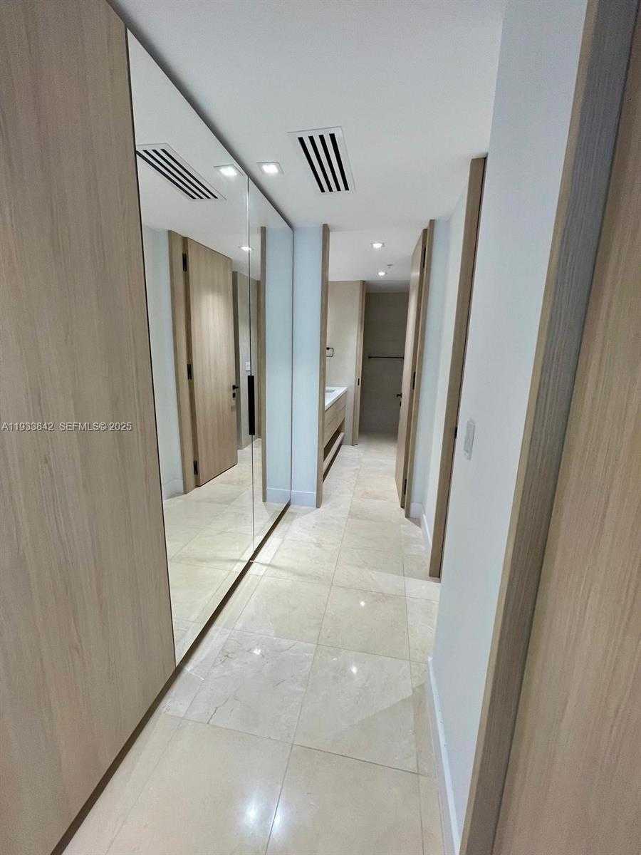 Small Image of 251 CRANDON BLVD #1228, Key Biscayne Number 4