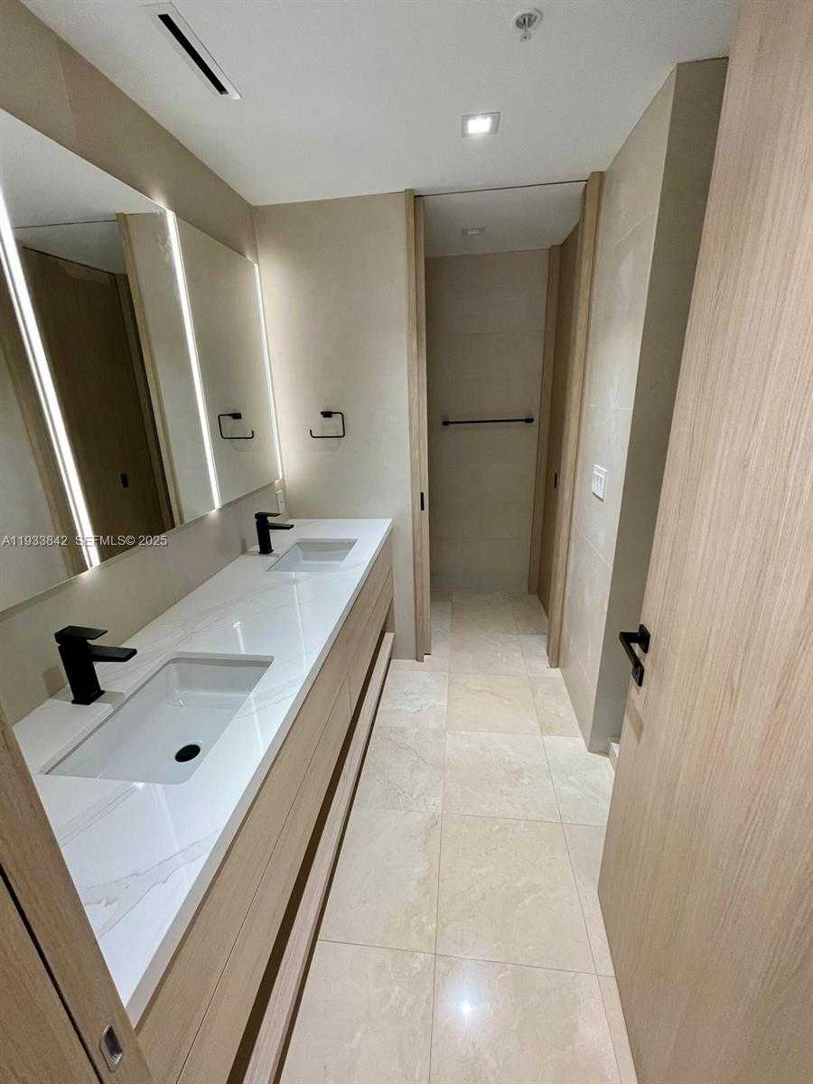 Small Image of 251 CRANDON BLVD #1228, Key Biscayne Number 5