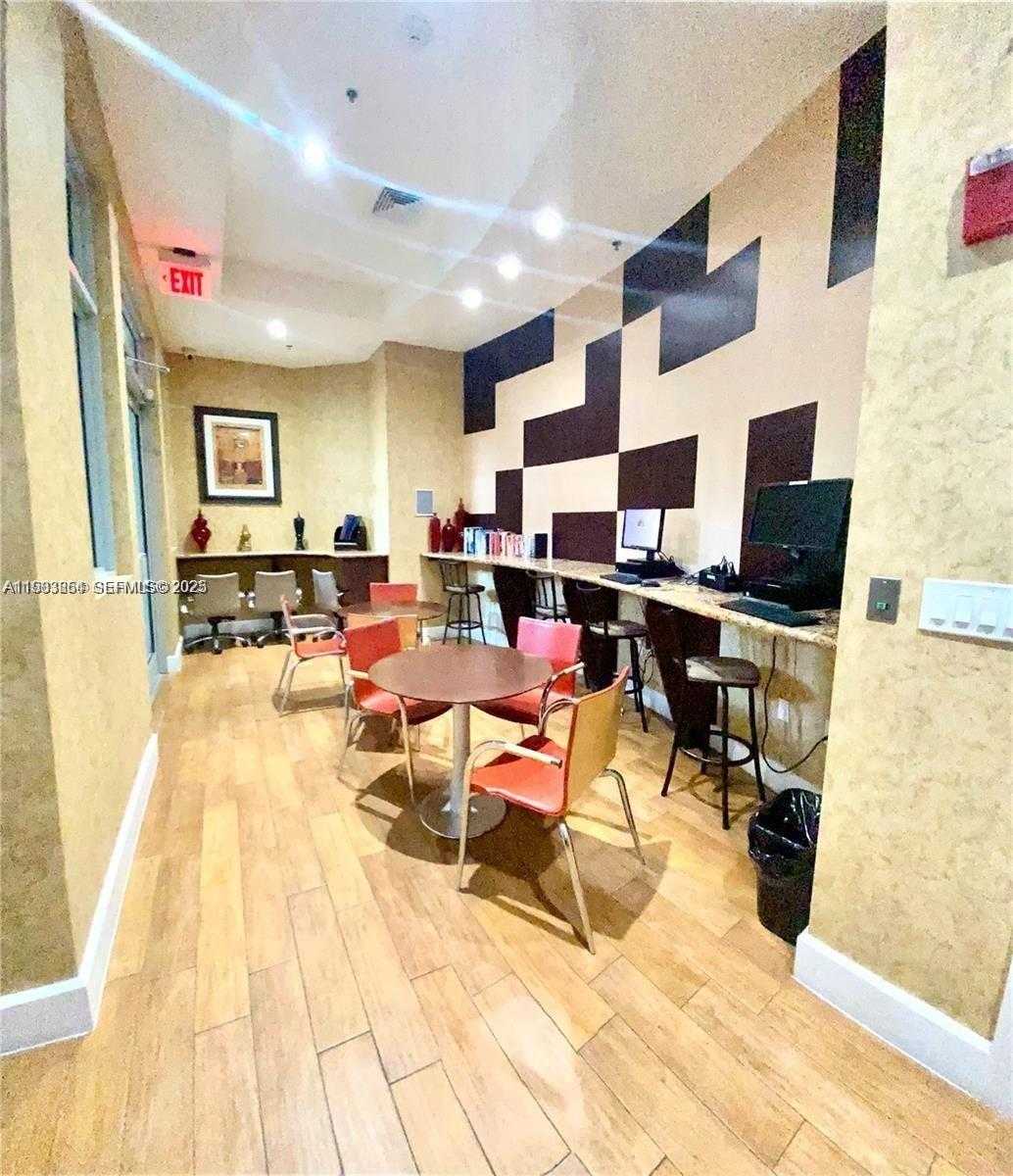 Small Image of 1830 RADIUS DR #517, Hollywood Number 14