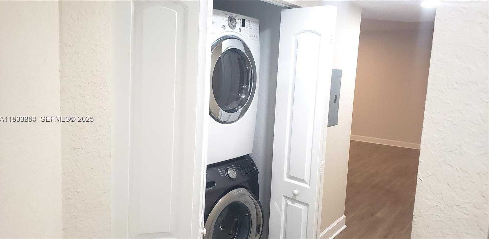 Small Image of 1830 RADIUS DR #517, Hollywood Number 5