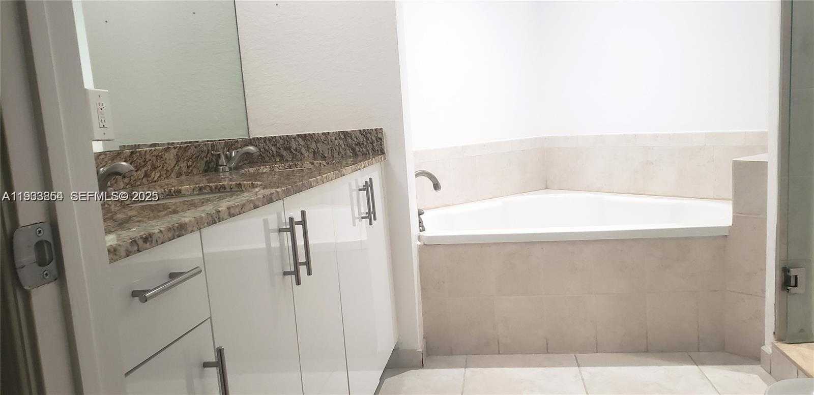 Small Image of 1830 RADIUS DR #517, Hollywood Number 6