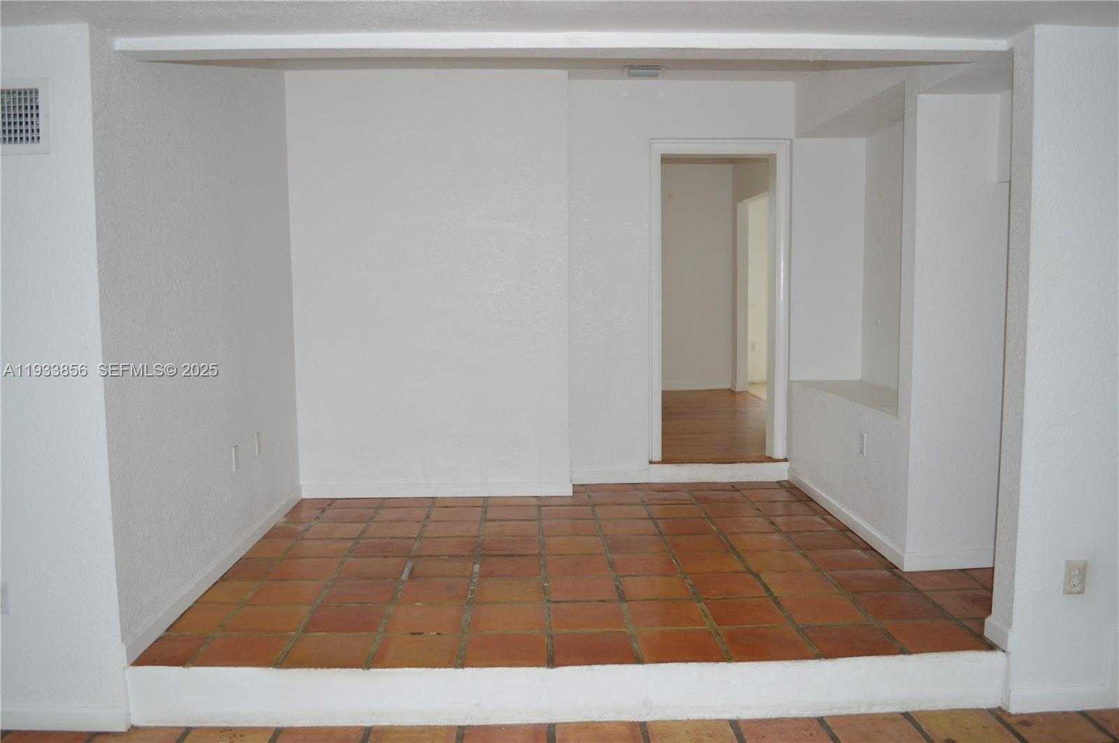 Small Image of 165 NORTH EAST 98TH ST, Miami Shores Number 10