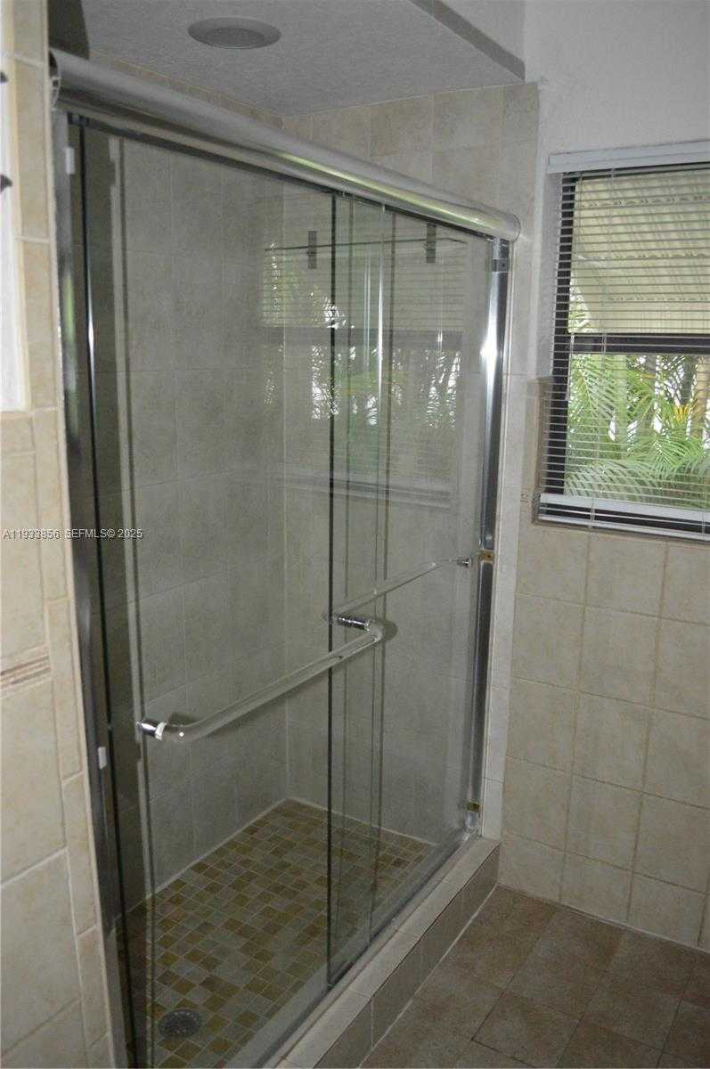 Small Image of 165 NORTH EAST 98TH ST, Miami Shores Number 19