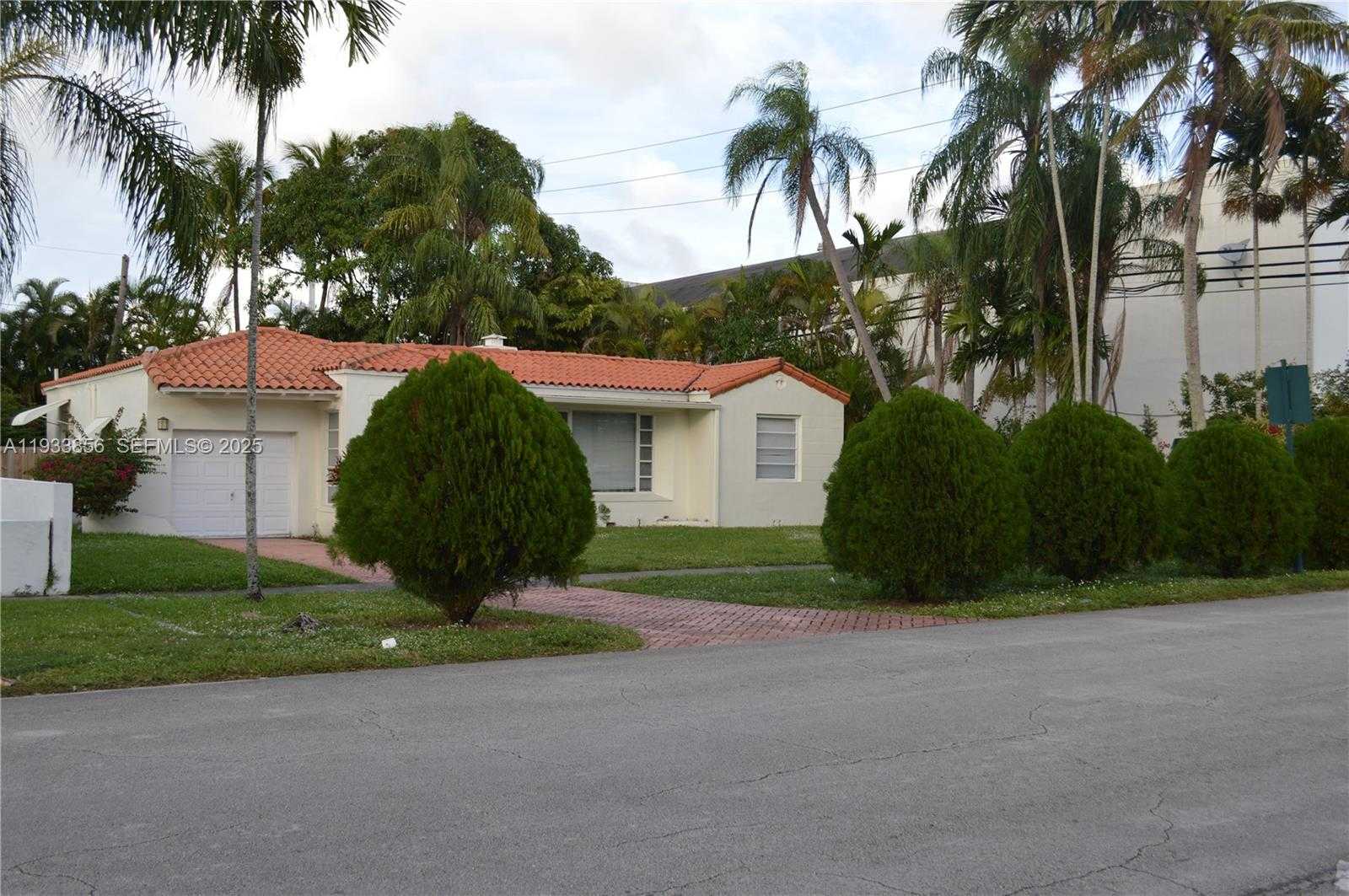 Small Image of 165 NORTH EAST 98TH ST, Miami Shores Number 3