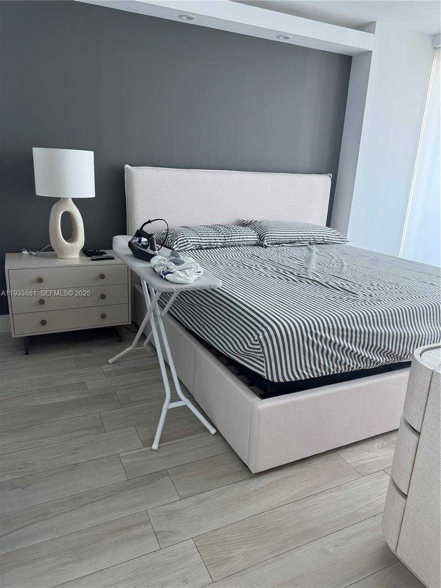 Small Image of 460 NORTH EAST 28TH ST #3807, Miami Number 9