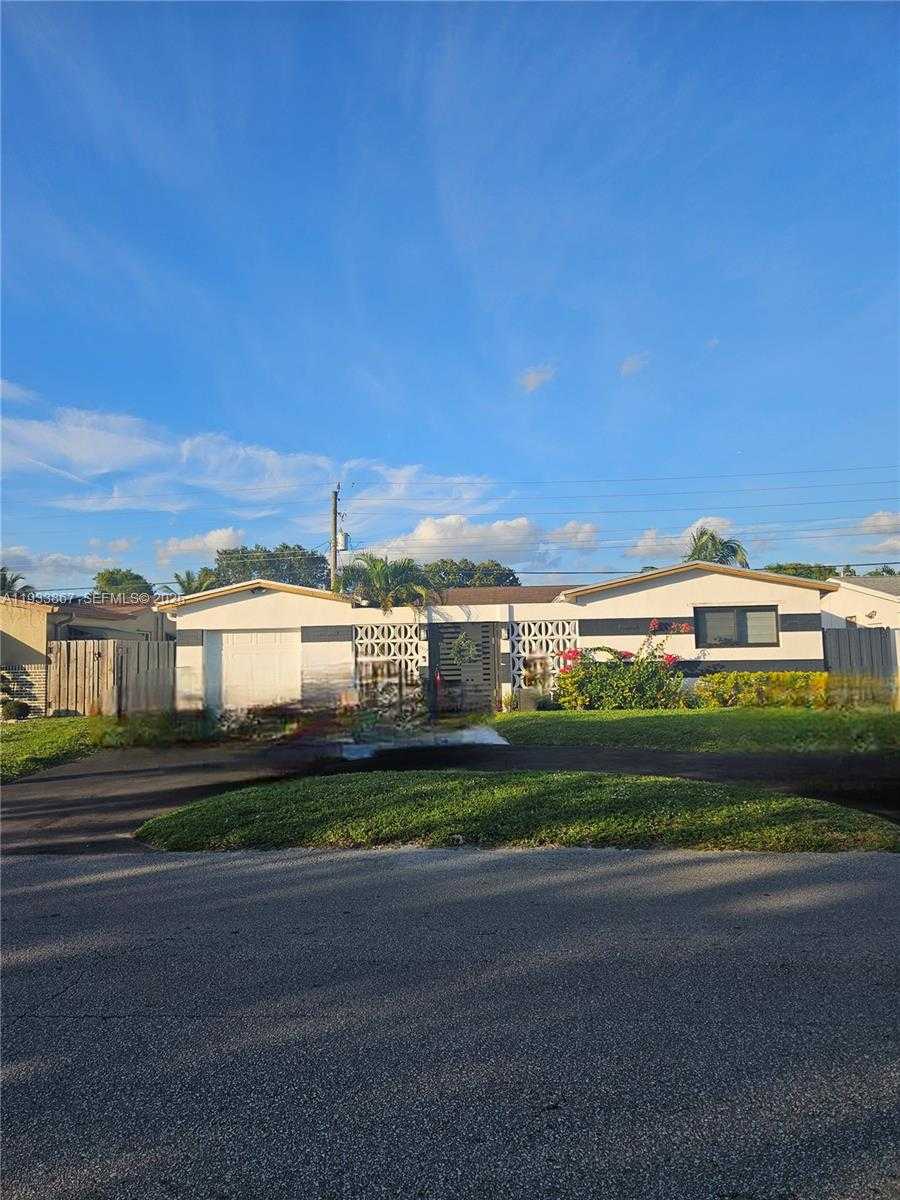 Small Image of 7817 FAIRWAY BLVD, Miramar Number 7