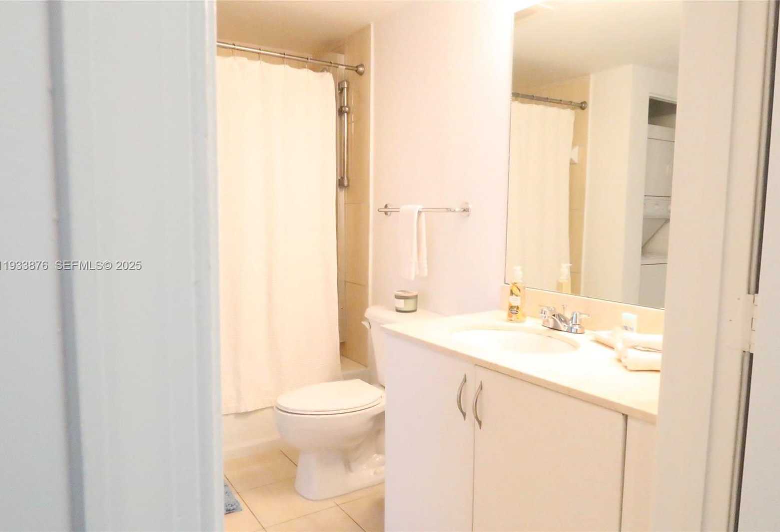 Small Image of 1750 NORTH BAYSHORE DR #3305, Miami Number 9