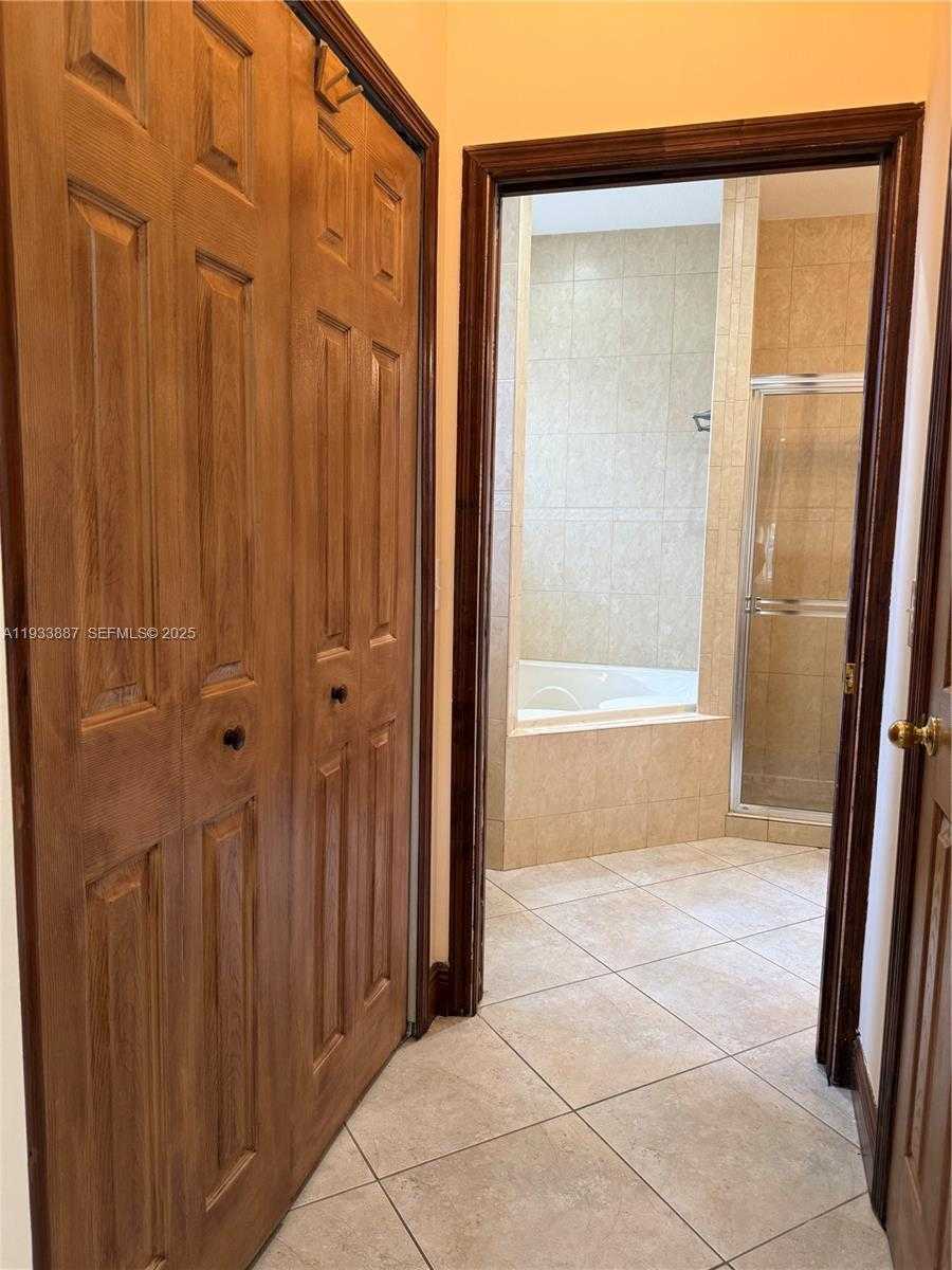 Small Image of 1055 NORTH EAST 85TH ST #1055, Miami Number 14