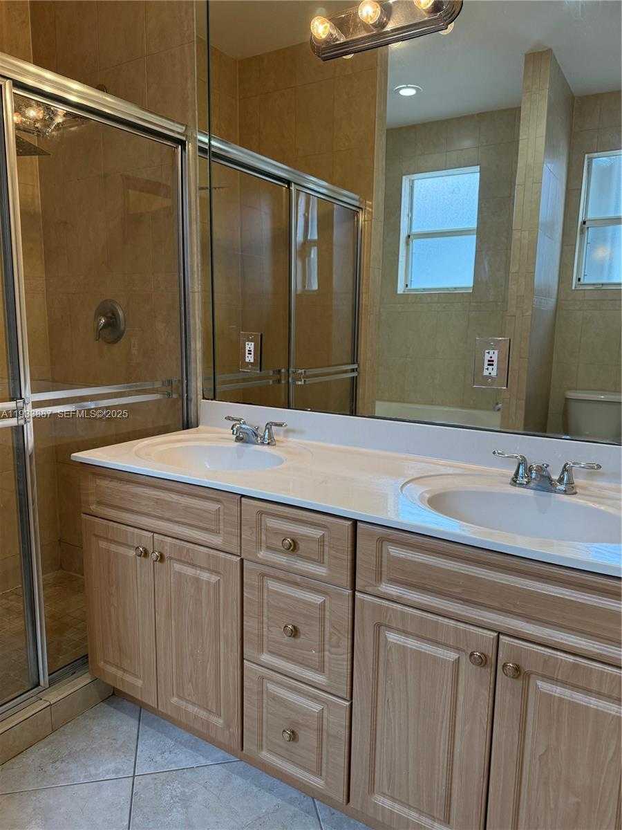 Small Image of 1055 NORTH EAST 85TH ST #1055, Miami Number 16