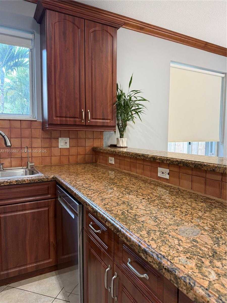 Small Image of 1055 NORTH EAST 85TH ST #1055, Miami Number 5