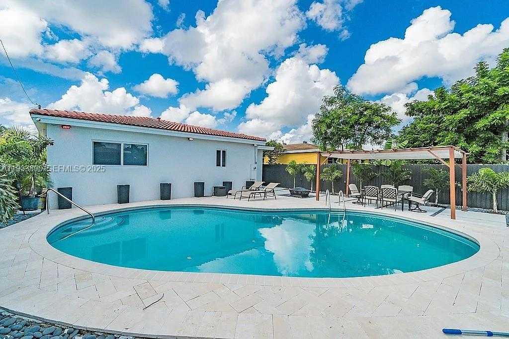 Small Image of 1731 NORTH EAST 172ND ST, North Miami Beach Number 33