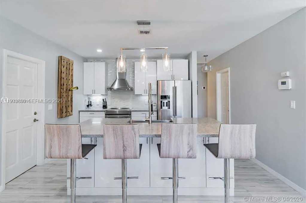 Small Image of 1731 NORTH EAST 172ND ST, North Miami Beach Number 8