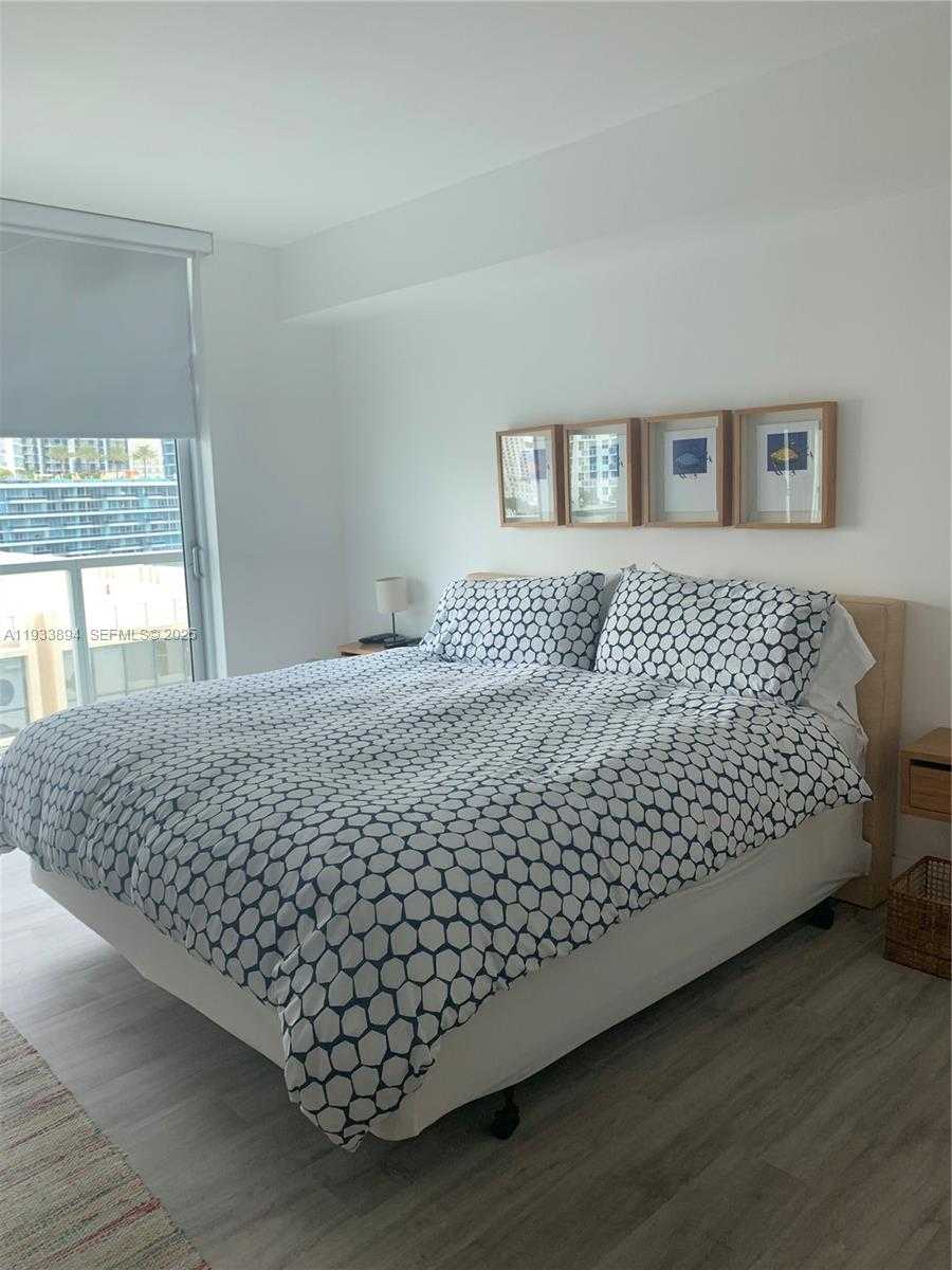 Small Image of 500 BRICKELL AVE #1507, Miami Number 12