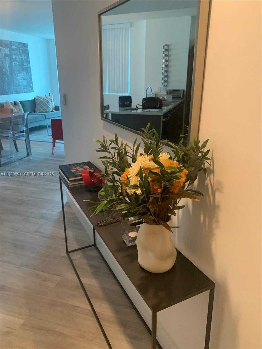 Small Image of 500 BRICKELL AVE #1507, Miami Number 2