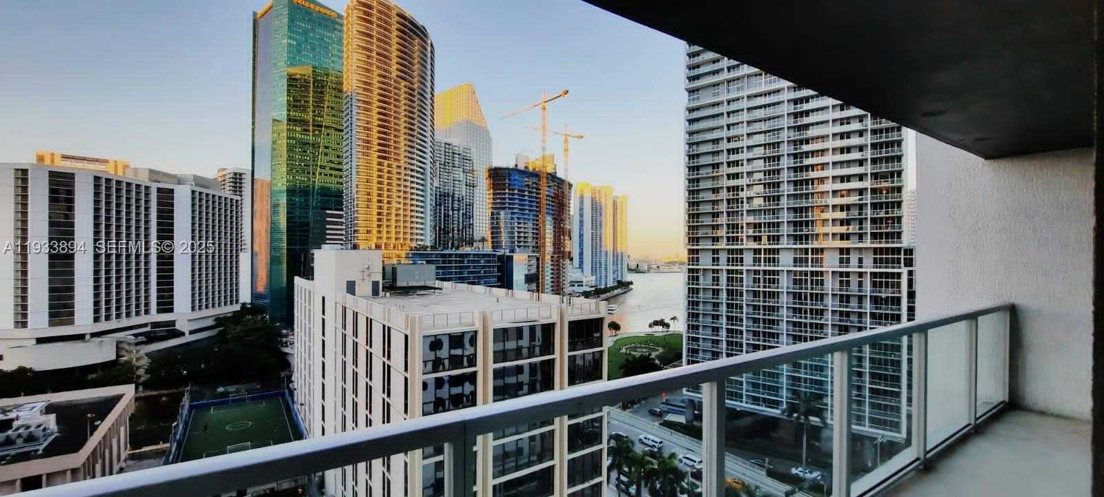 Small Image of 500 BRICKELL AVE #1507, Miami Number 20