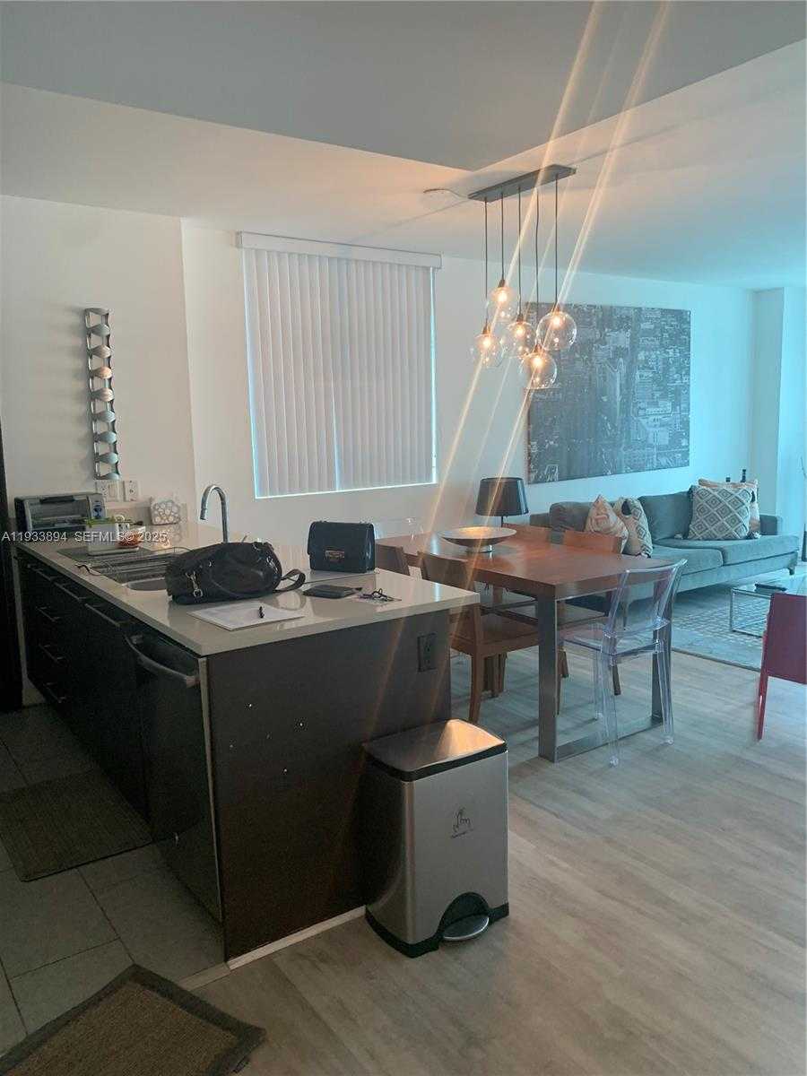 Small Image of 500 BRICKELL AVE #1507, Miami Number 4