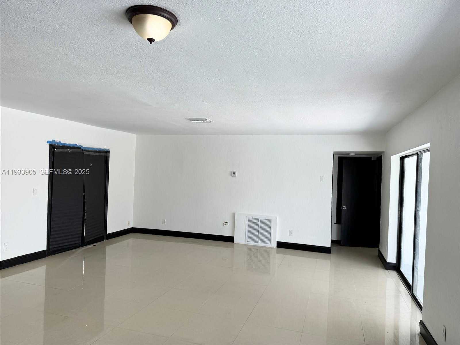 Small Image of Miami Number 11