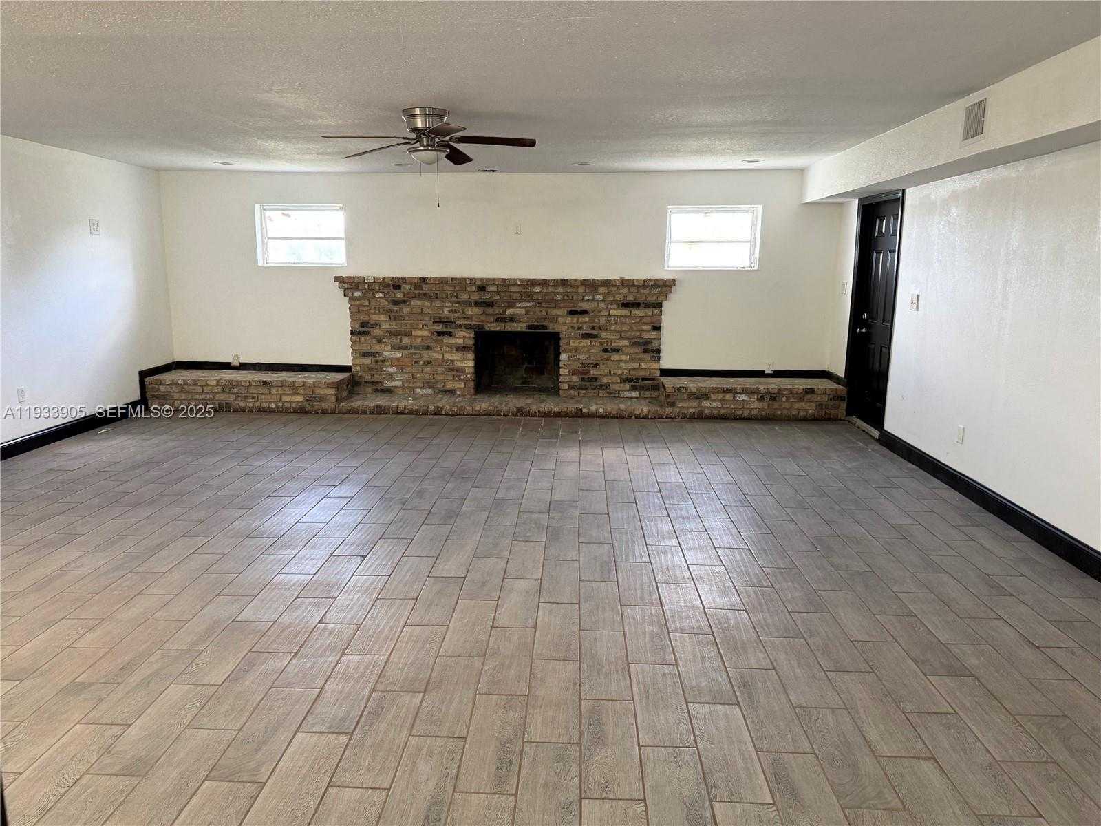 Small Image of Miami Number 14