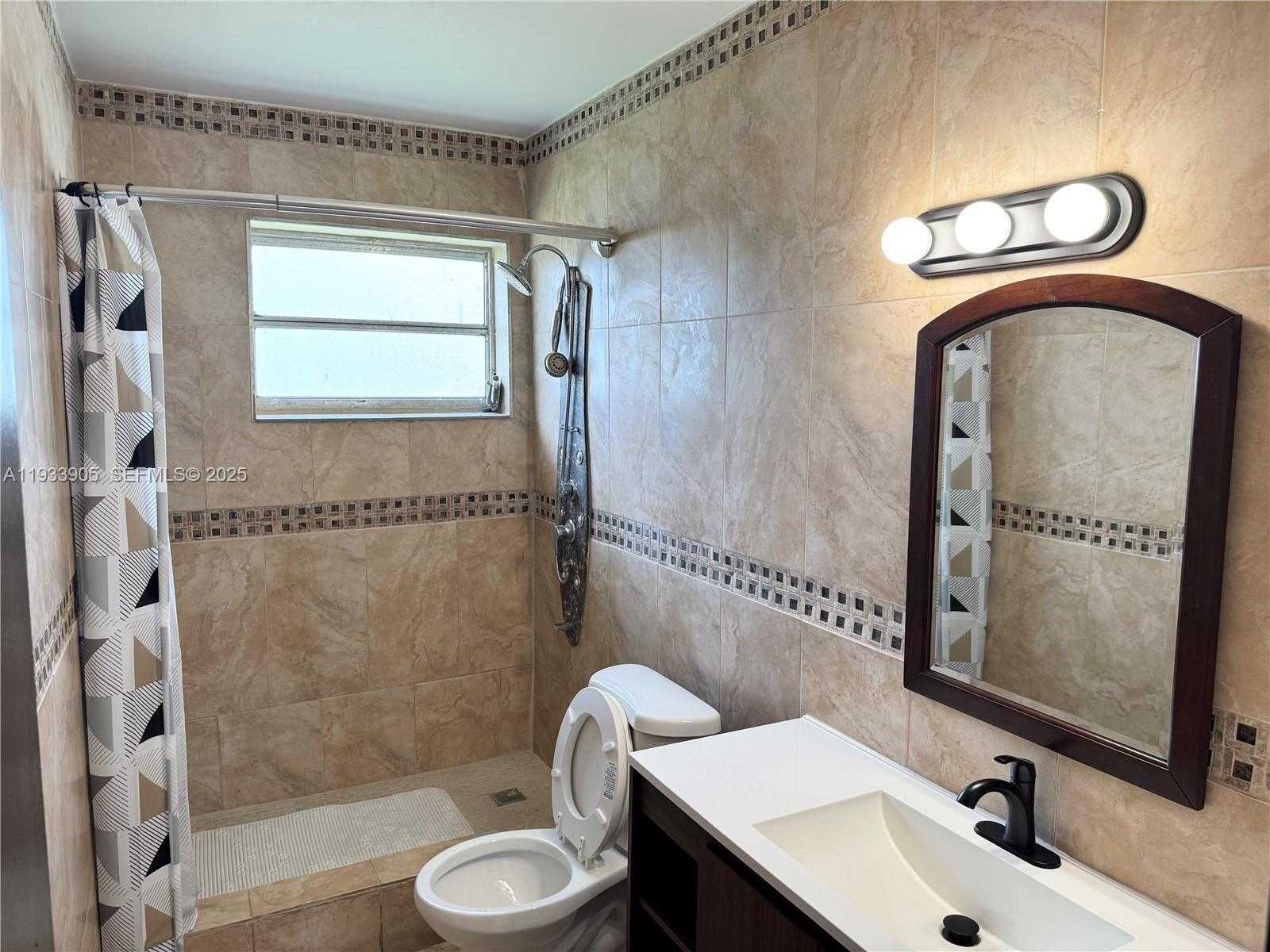 Small Image of Miami Number 17