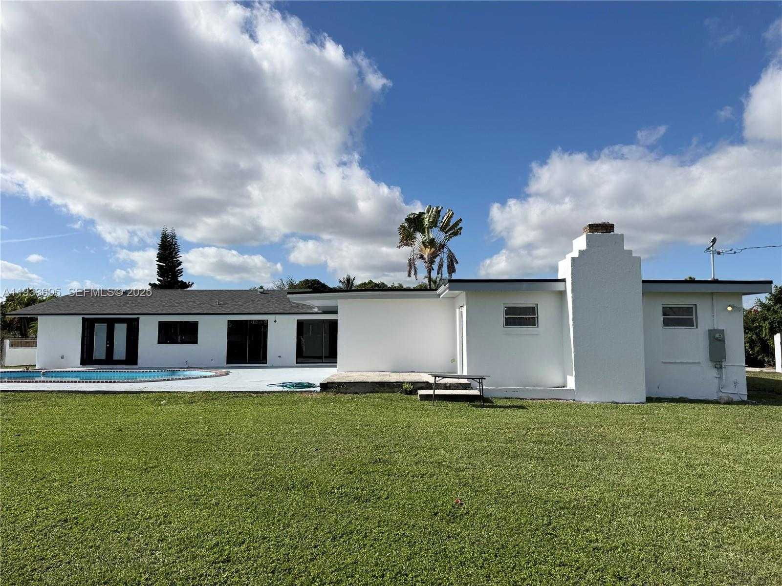 Small Image of Miami Number 22