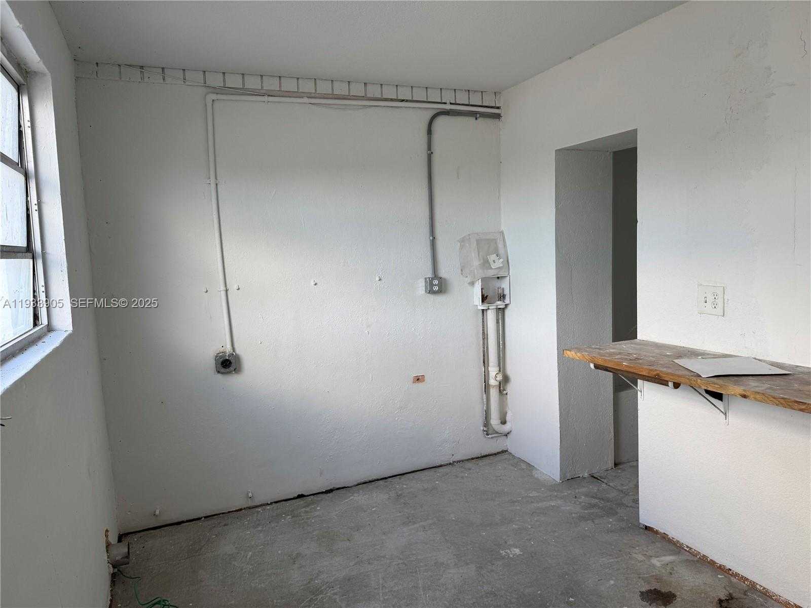 Small Image of Miami Number 26