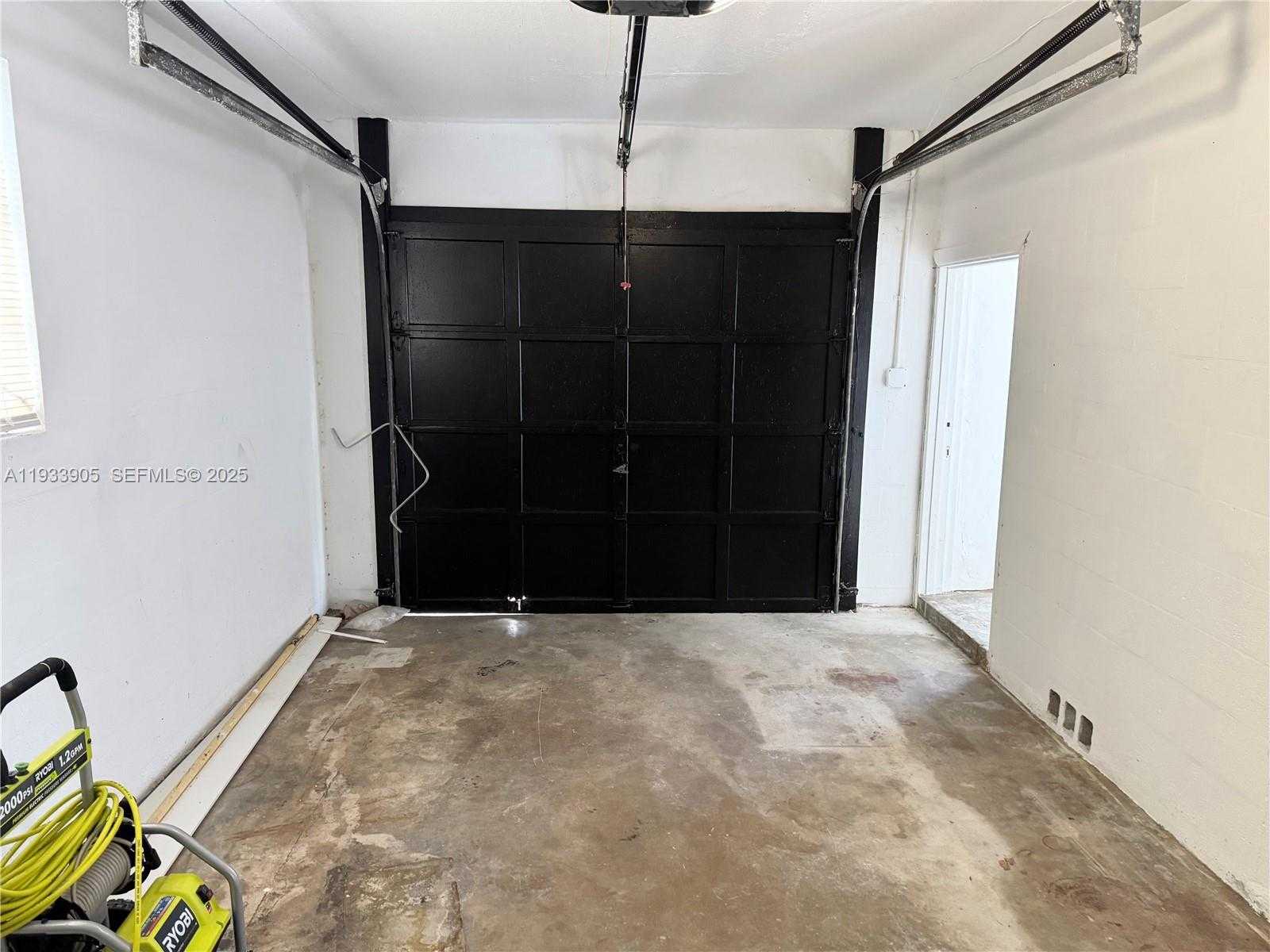 Small Image of Miami Number 27