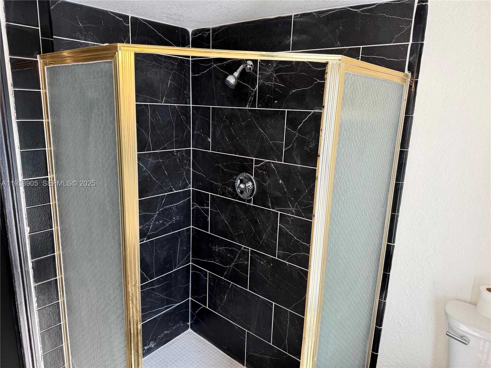 Small Image of Miami Number 6