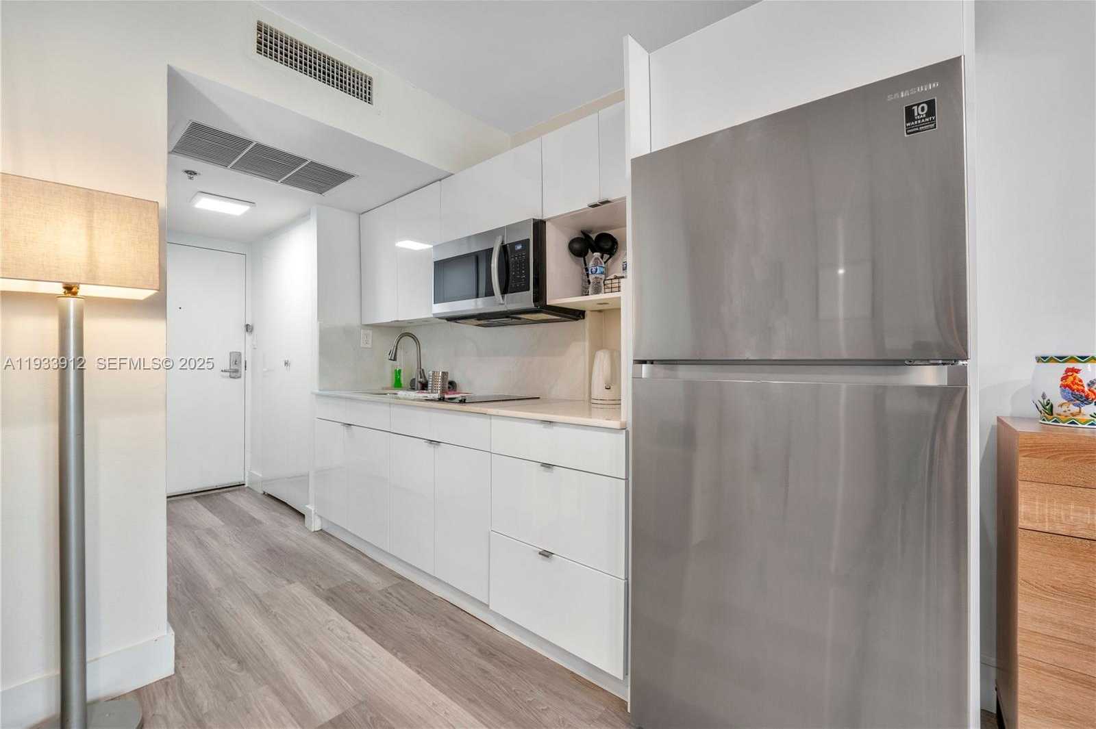 Small Image of 19201 COLLINS AVE #124, Sunny Isles Beach Number 8