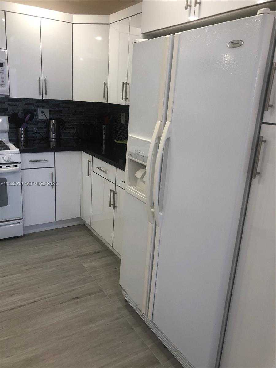 Small Image of 2030 SOUTH OCEAN DR #1826, Hallandale Beach Number 23