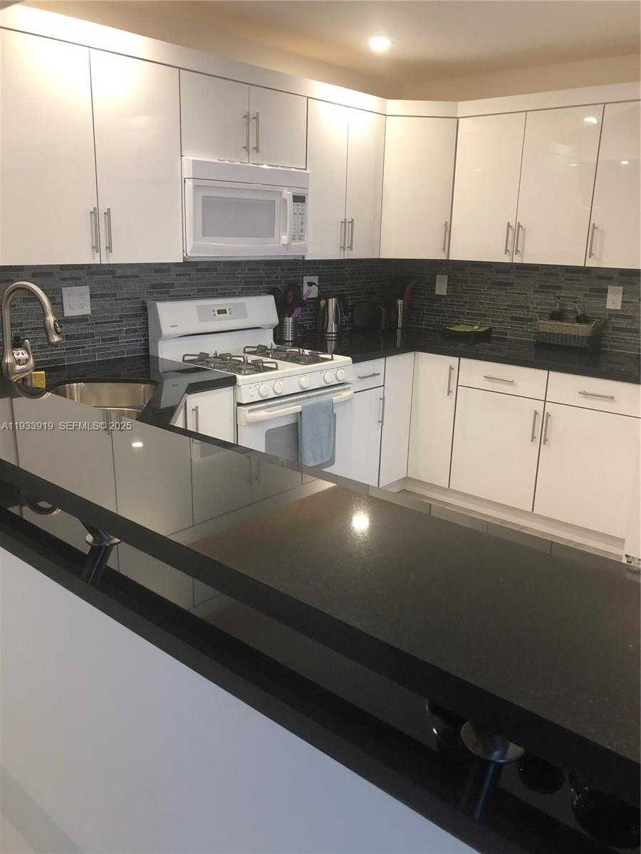 Small Image of 2030 SOUTH OCEAN DR #1826, Hallandale Beach Number 25