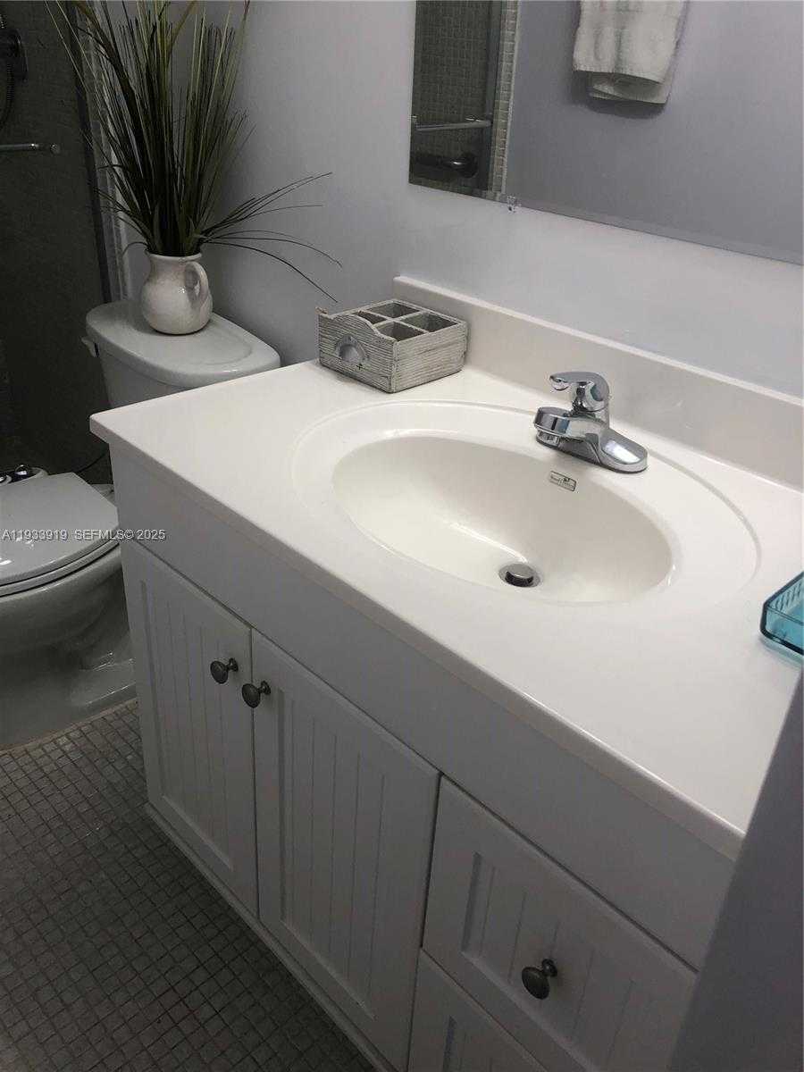 Small Image of 2030 SOUTH OCEAN DR #1826, Hallandale Beach Number 31