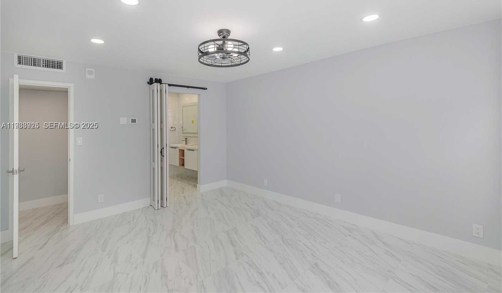 Small Image of 3180 SOUTH OCEAN DR #706, Hallandale Beach Number 19