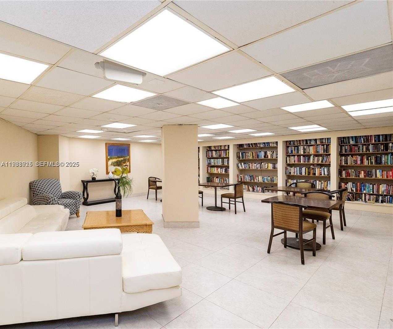 Small Image of 3180 SOUTH OCEAN DR #706, Hallandale Beach Number 26