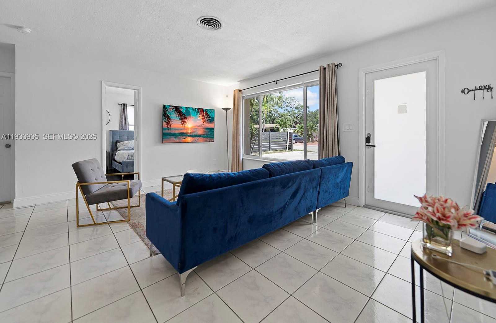 Small Image of 560 NORTH EAST 161ST ST, Miami Number 15