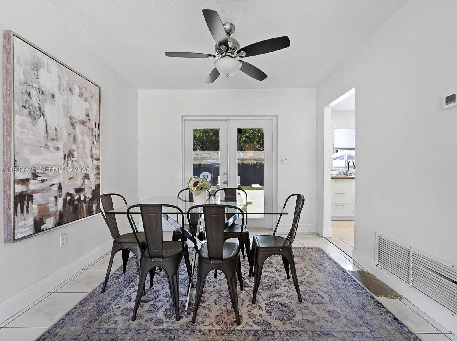 Small Image of 560 NORTH EAST 161ST ST, Miami Number 18