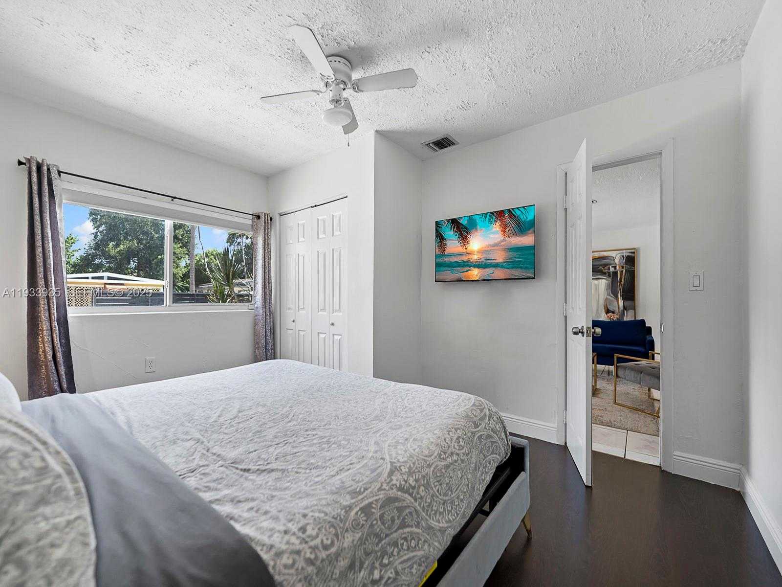 Small Image of 560 NORTH EAST 161ST ST, Miami Number 26