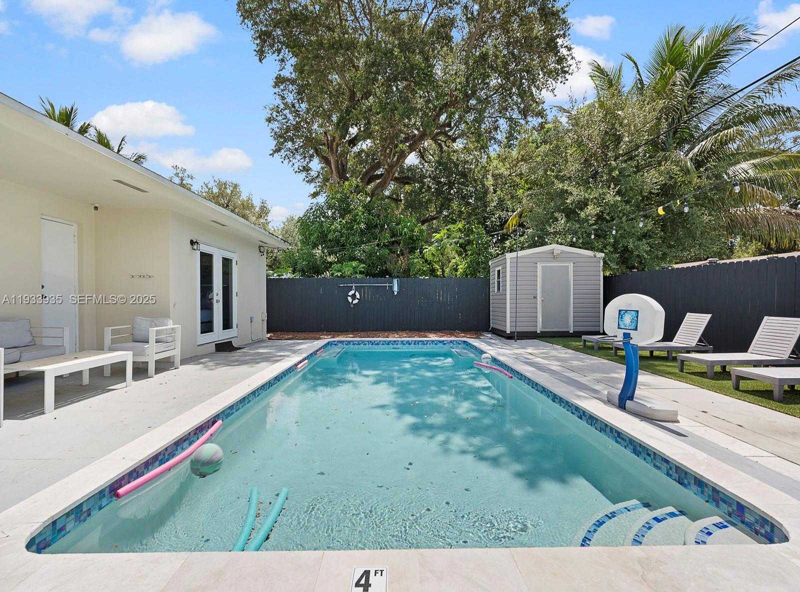 Small Image of 560 NORTH EAST 161ST ST, Miami Number 44