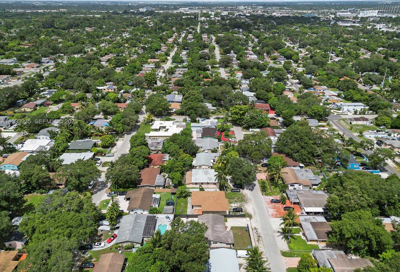 Small Image of 560 NORTH EAST 161ST ST, Miami Number 5