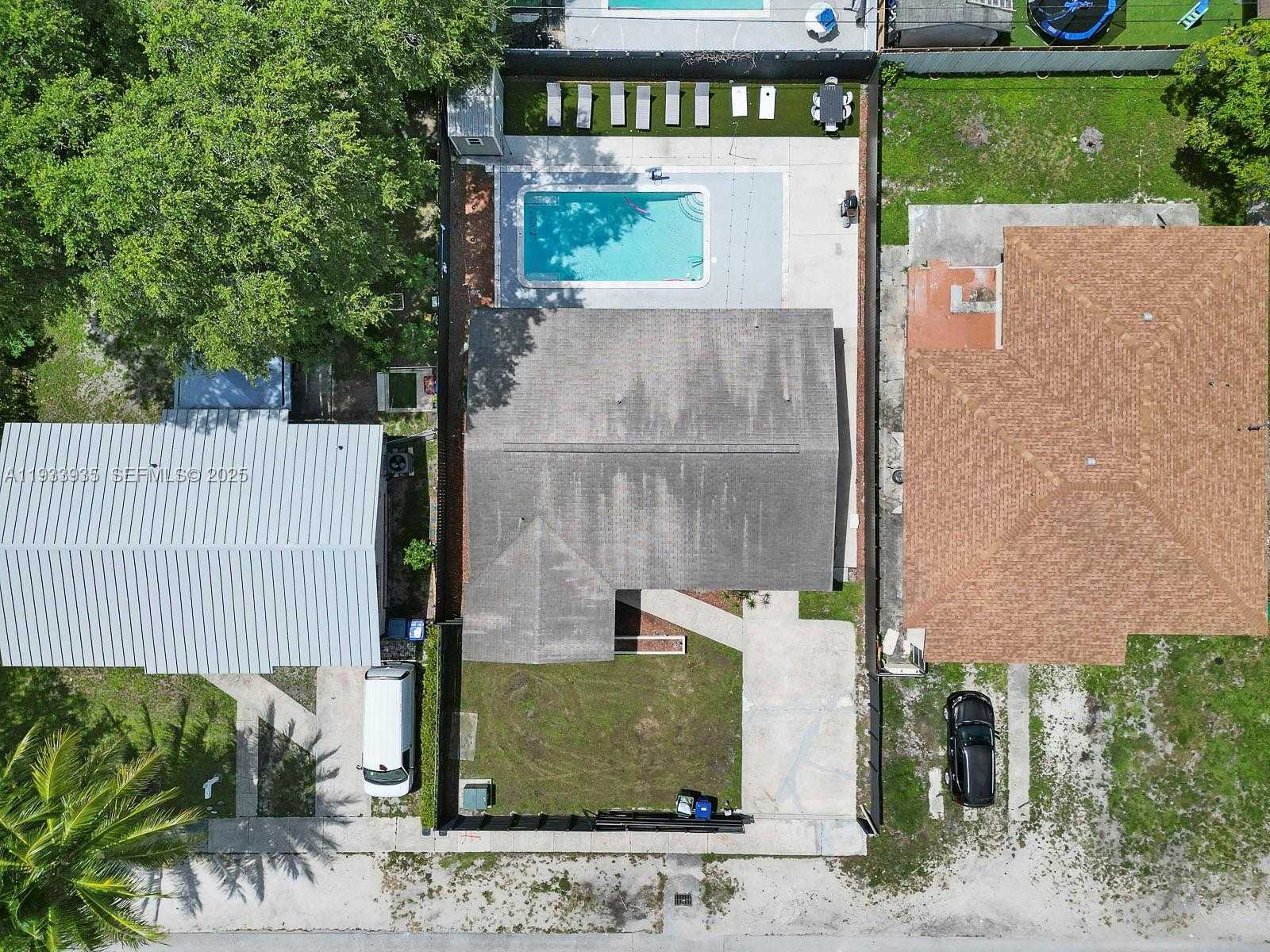 Small Image of 560 NORTH EAST 161ST ST, Miami Number 8