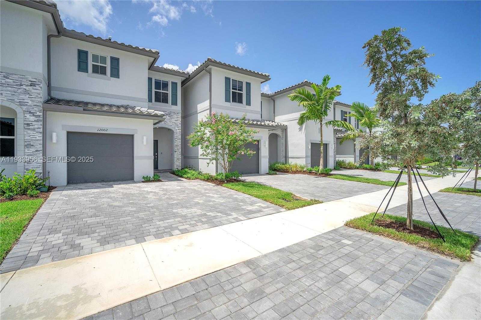 Small Image of 12002 NORTH WEST 47TH MANOR, Coral Springs Number 30