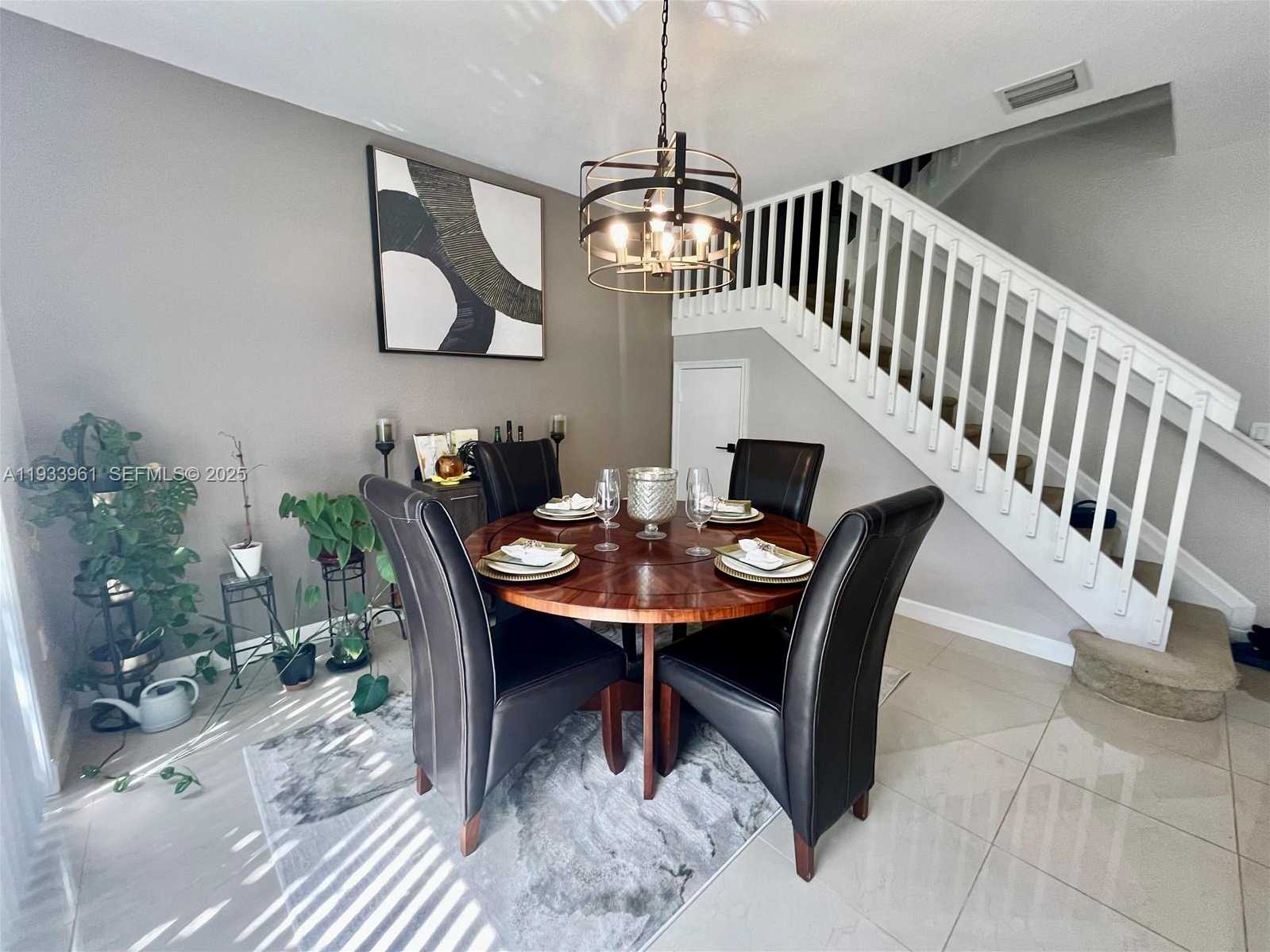 Small Image of Miramar Number 13